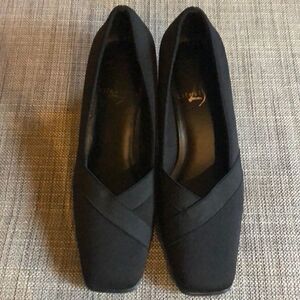 Like NEW! Black LifeStride  6 1/2 Heels